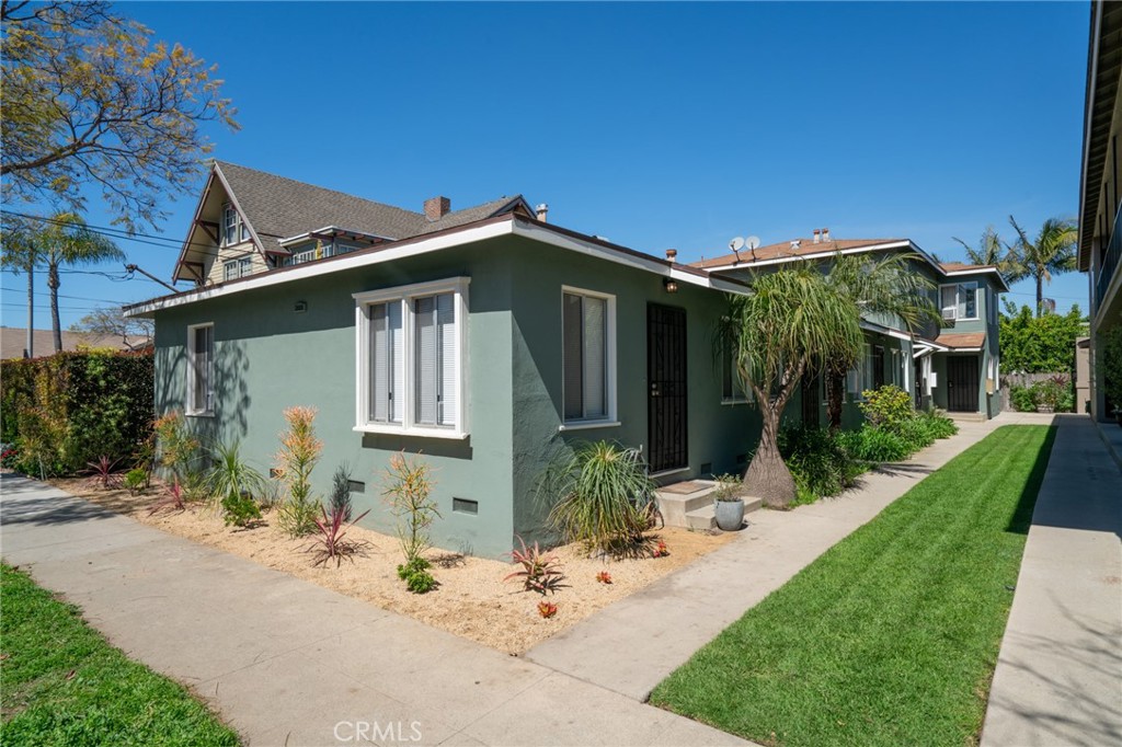 3009 E 3rd Street