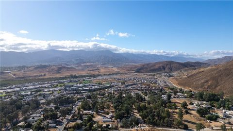 A home in Lake Elsinore