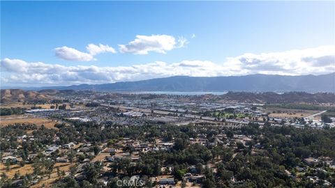 A home in Lake Elsinore