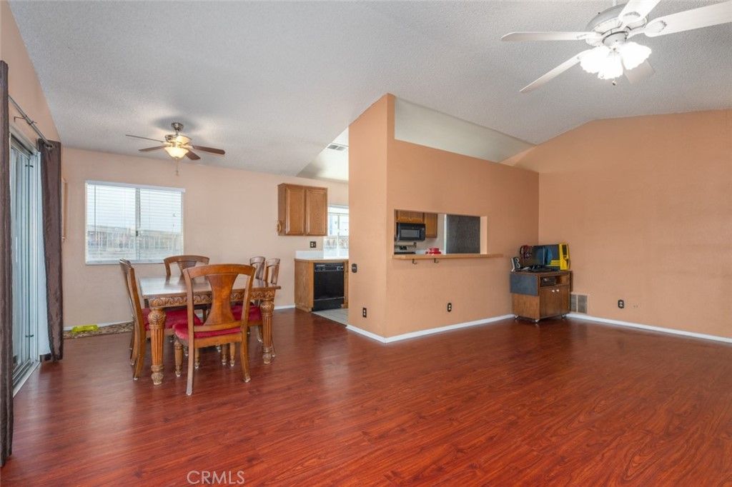 listing image 130722695766242486642