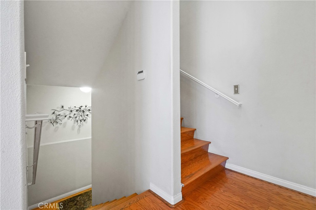 Photo 19 of 38 of 945 S Marengo Avenue 7 townhome
