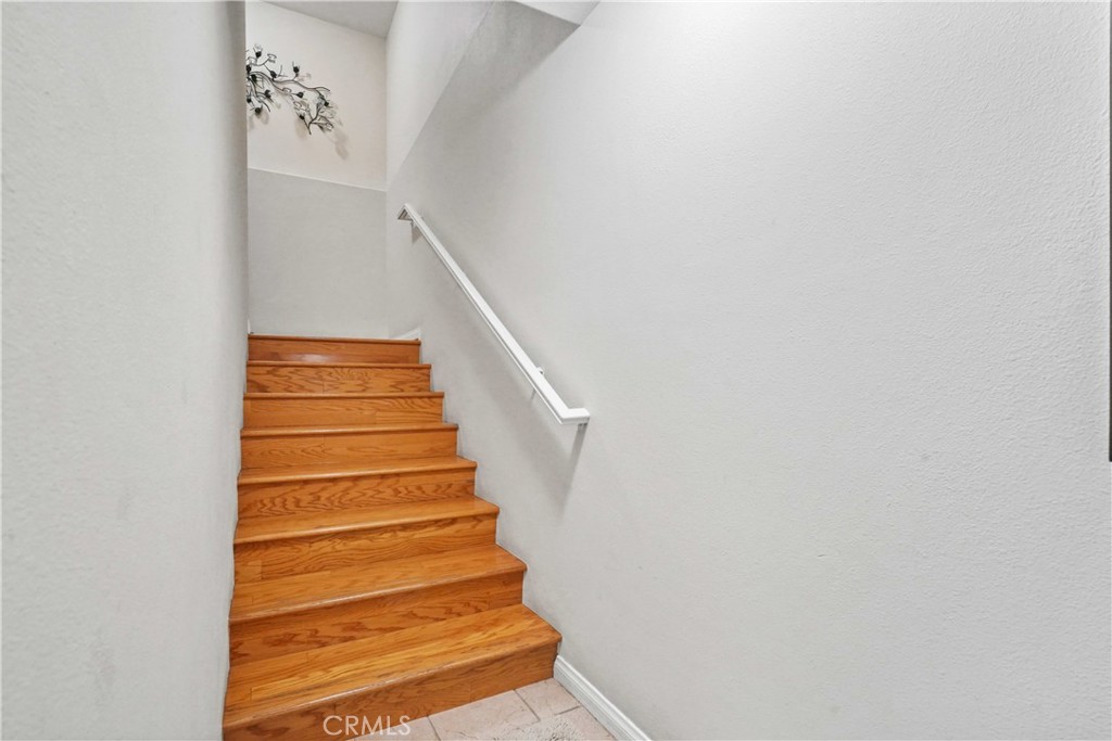 Photo 20 of 38 of 945 S Marengo Avenue 7 townhome