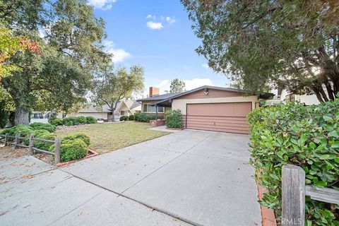 A home in La Crescenta