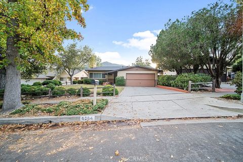 A home in La Crescenta