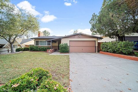 A home in La Crescenta