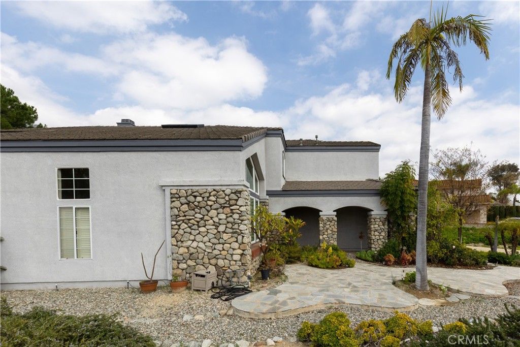listing image 50