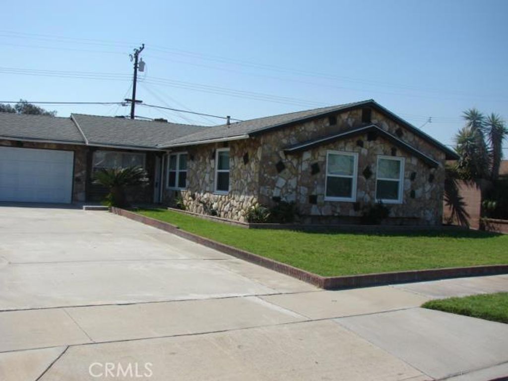 listing image 130727598281383712674