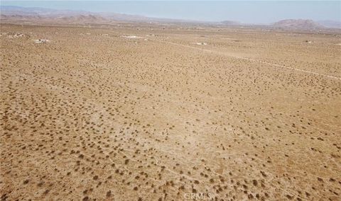 Photo of 0 Border Avenue, Joshua Tree, CA 92252 (MLS # AR24226113)
