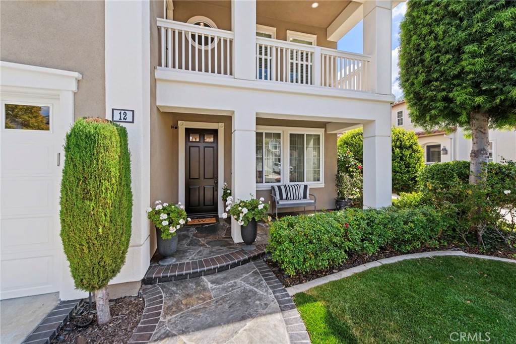 12 Smoke Tree Drive
