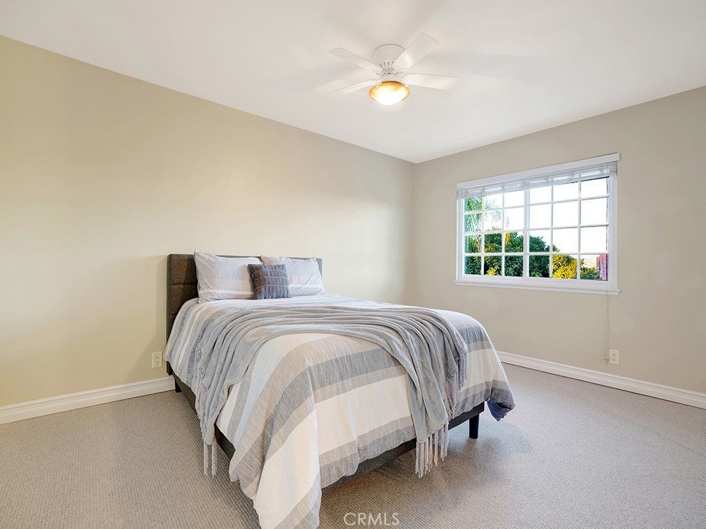 listing image 130721338307488250168
