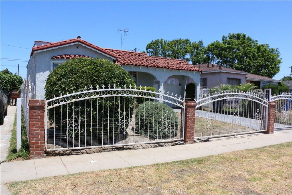 listing image 130721080263593742649