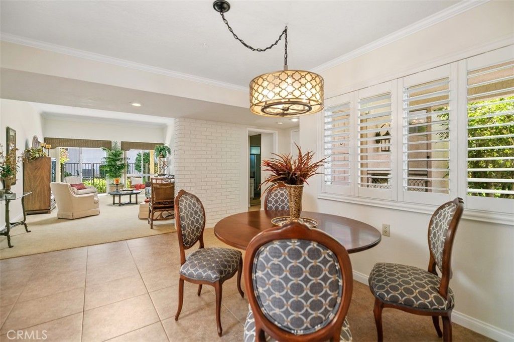 listing image 130726493371436882346