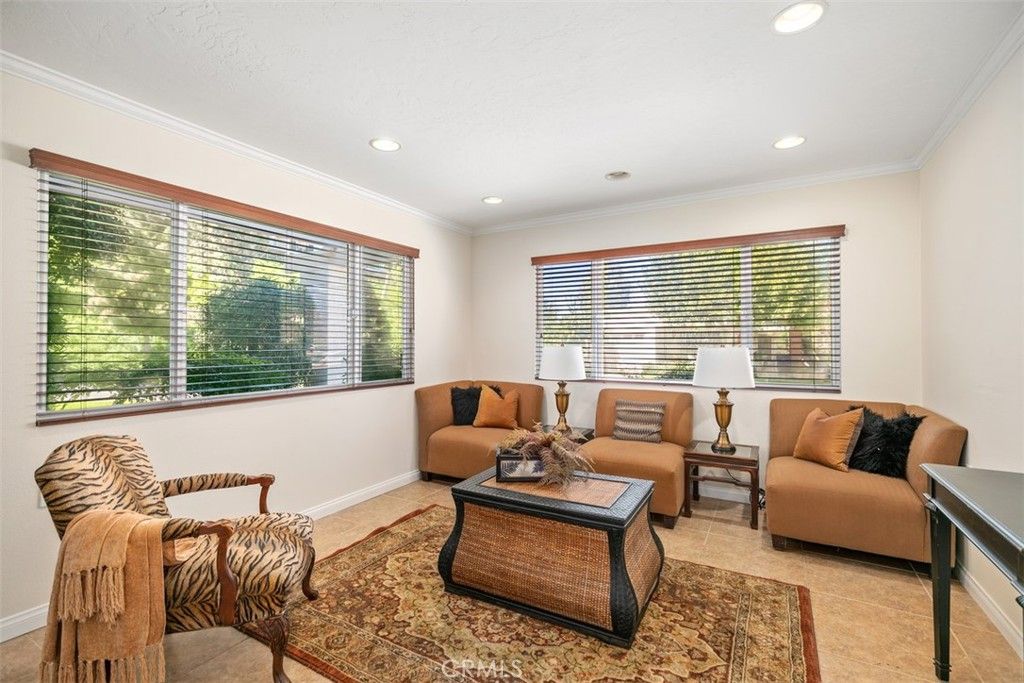 listing image 130725323226977617789