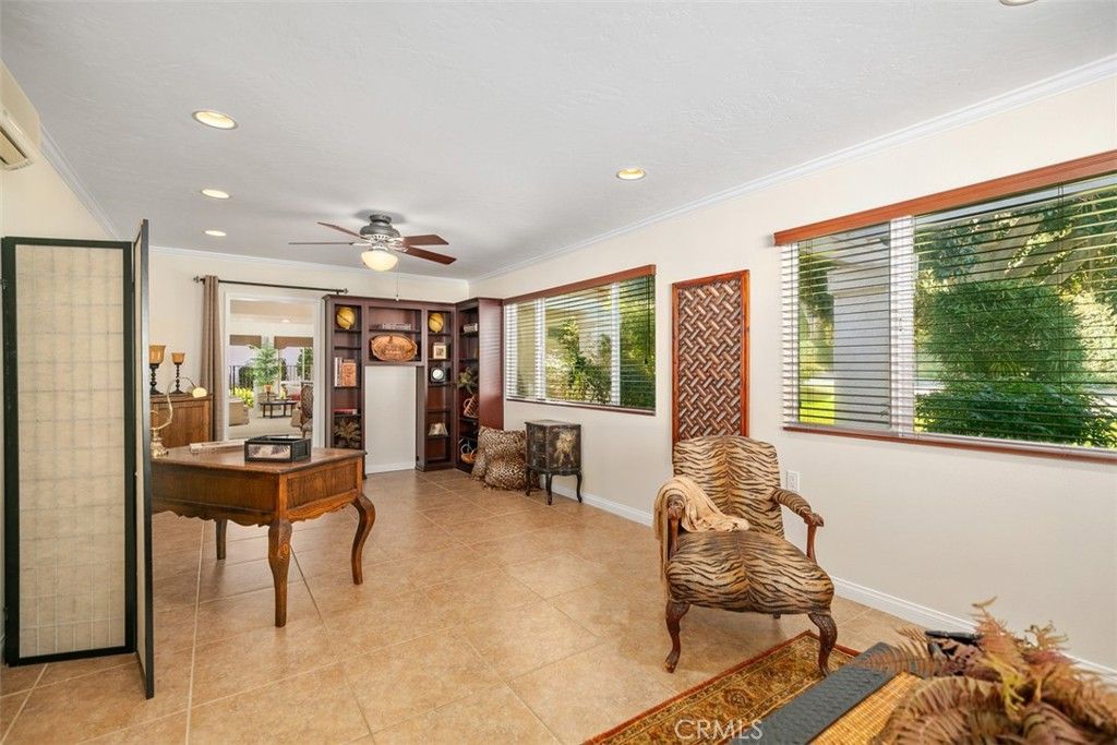 listing image 130728055226809066847