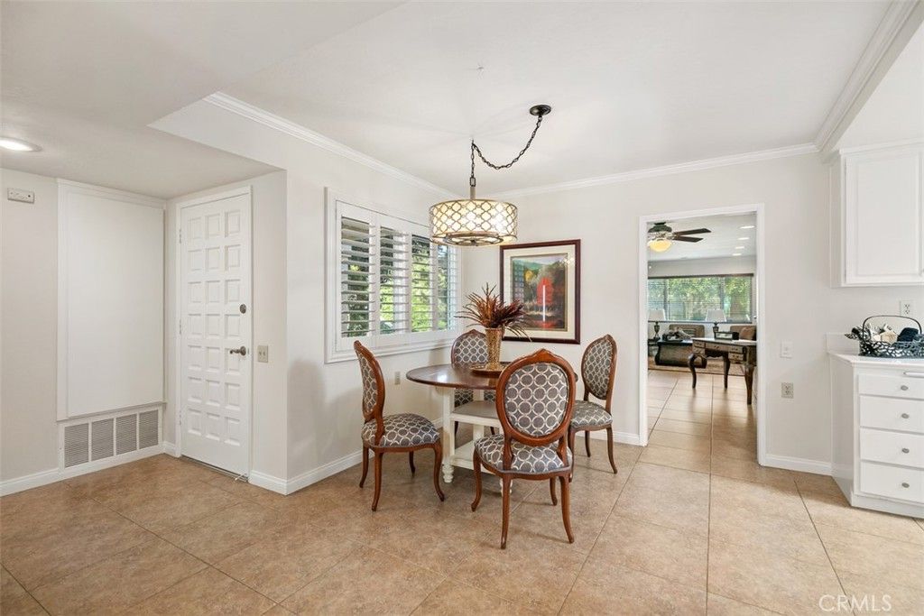 listing image 130725223999326115060