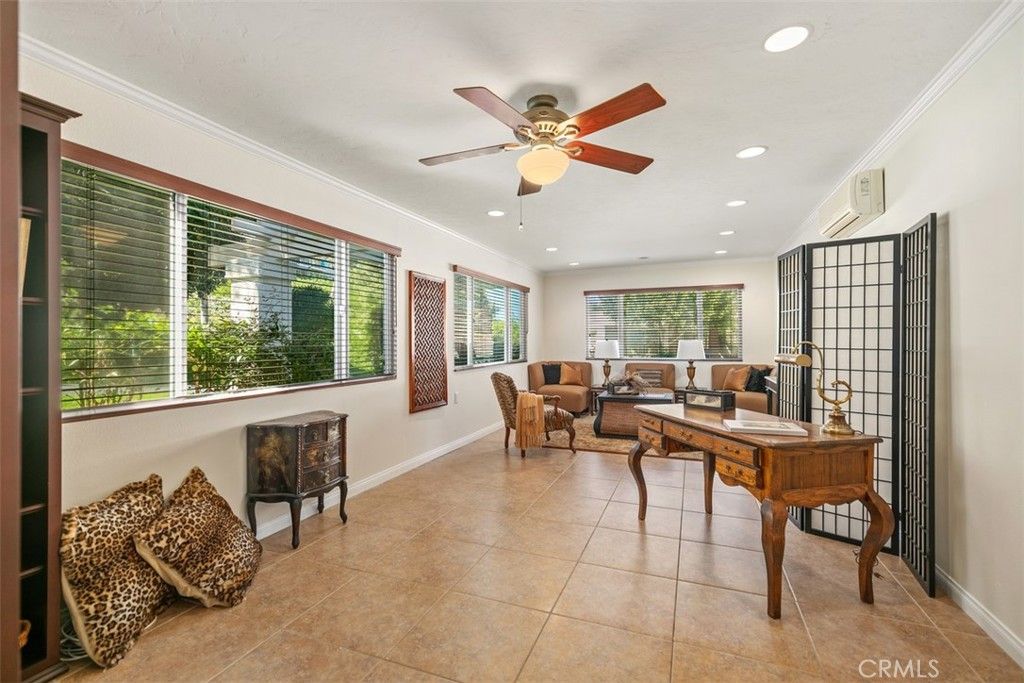 listing image 130729665153065611245