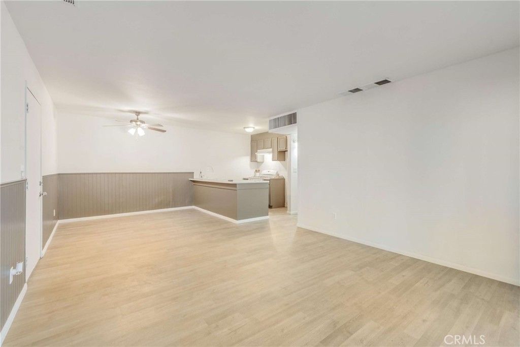listing image 130720928648440412143
