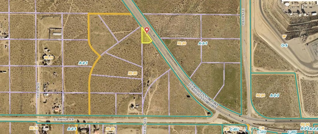 Excellent Location on Pearblossom Highway! This property offers excellent Highway visibility and located between Pearblossom and Littlerock, CA.