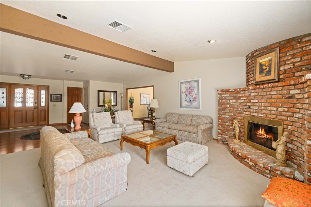 Photo 5 of 25 of 43642 Sierra Vista Drive house