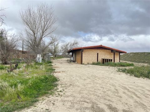 A home in Rosamond