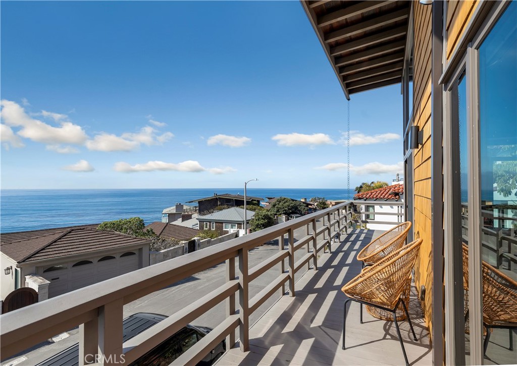 1944 Ocean Way