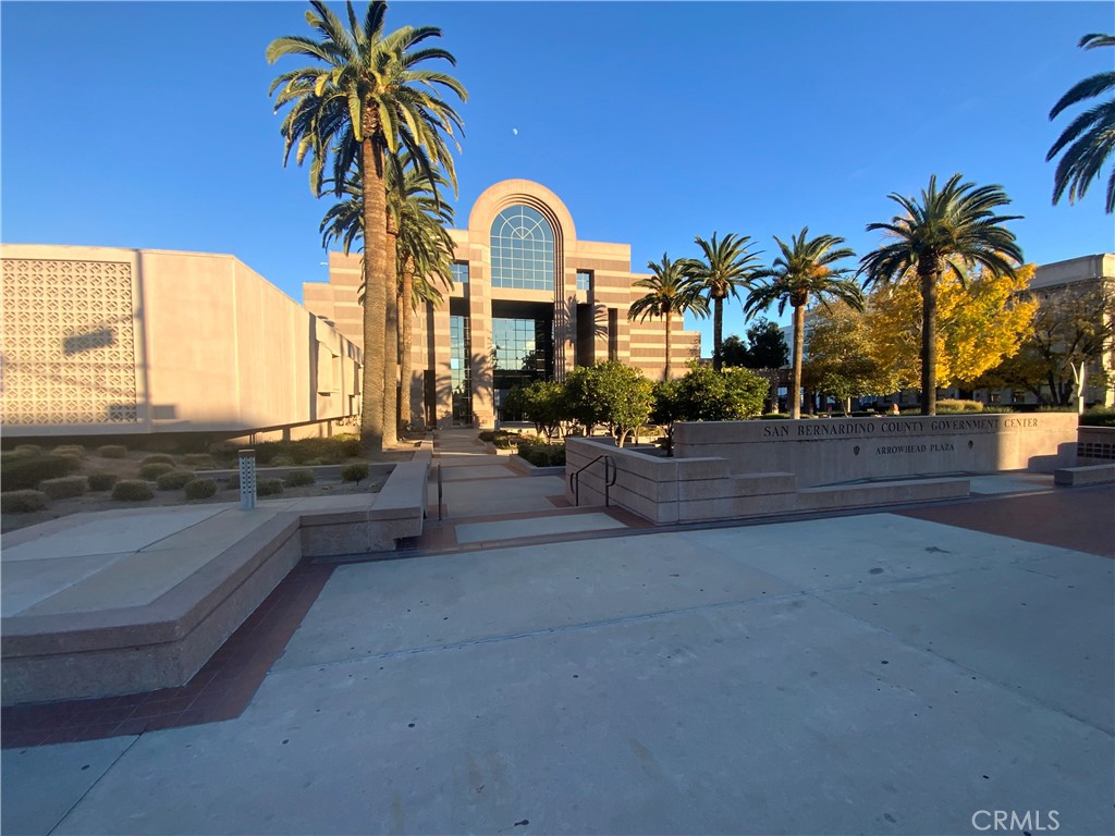 310 W 4th Street
