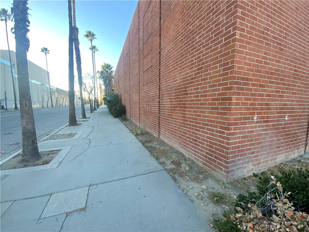310 W 4th Street