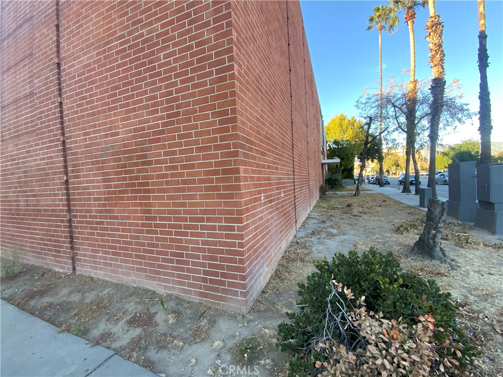 310 W 4th Street