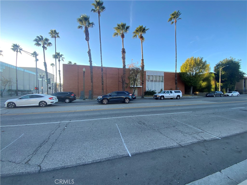 310 W 4th Street