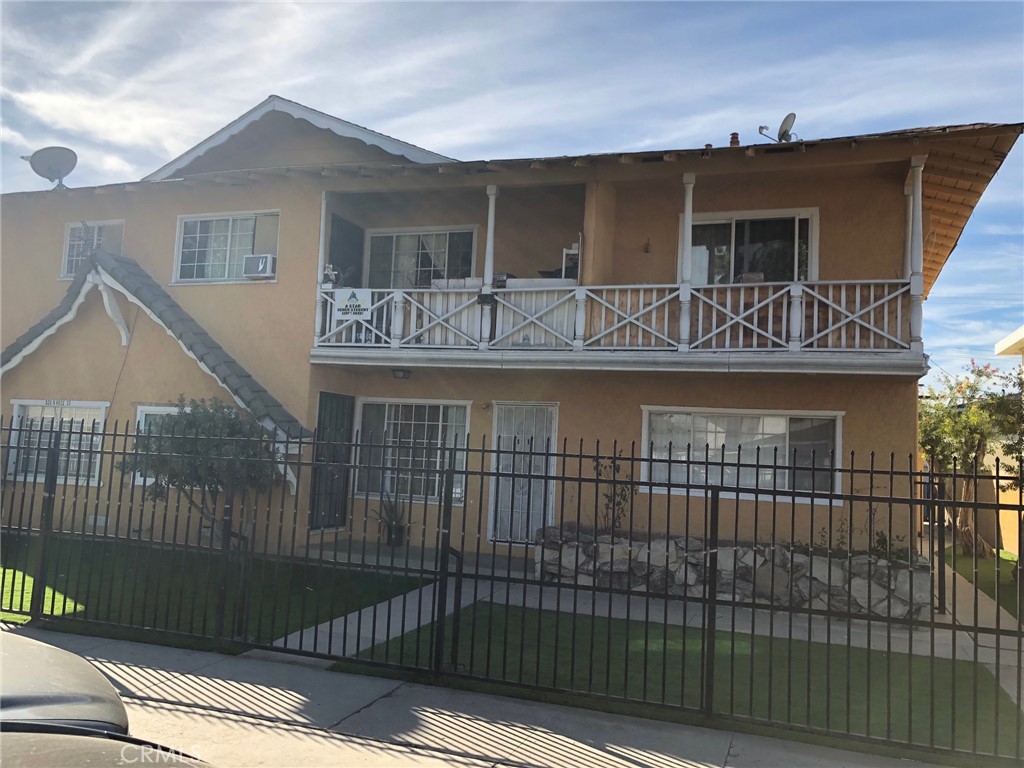 323 N Rose Street 6