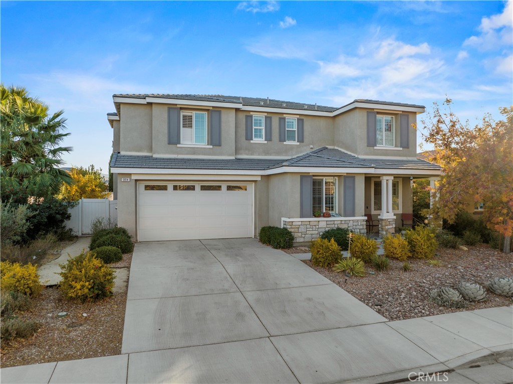 Main image without alt text