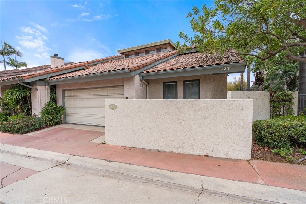 627 Avery Place