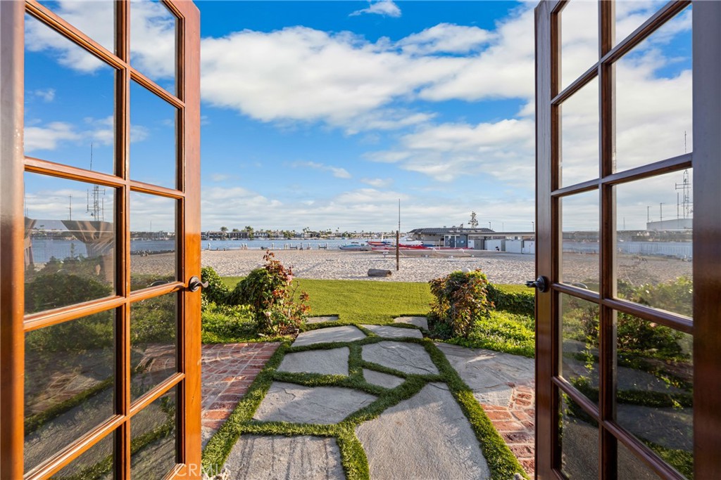 1927 Bayside Drive