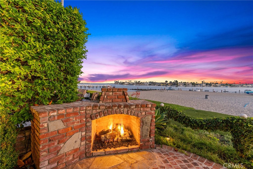 1927 Bayside Drive