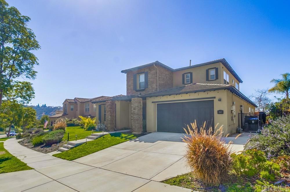 262 Avenida Loretta