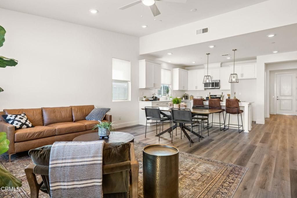 listing image 130721530825439955536