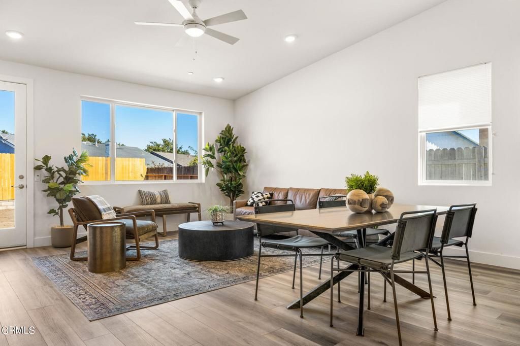 listing image 130720654592400987682