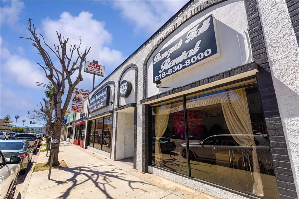 6265 Van Nuys Boulevard