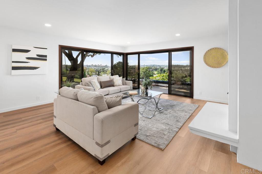 1118 La Sombra Drive