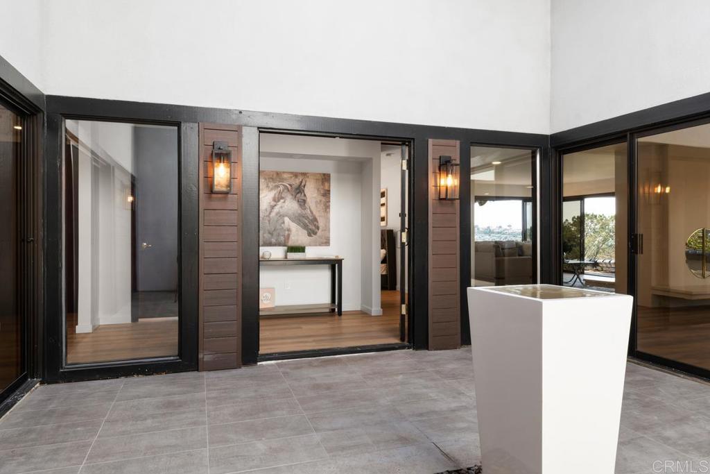 1118 La Sombra Drive