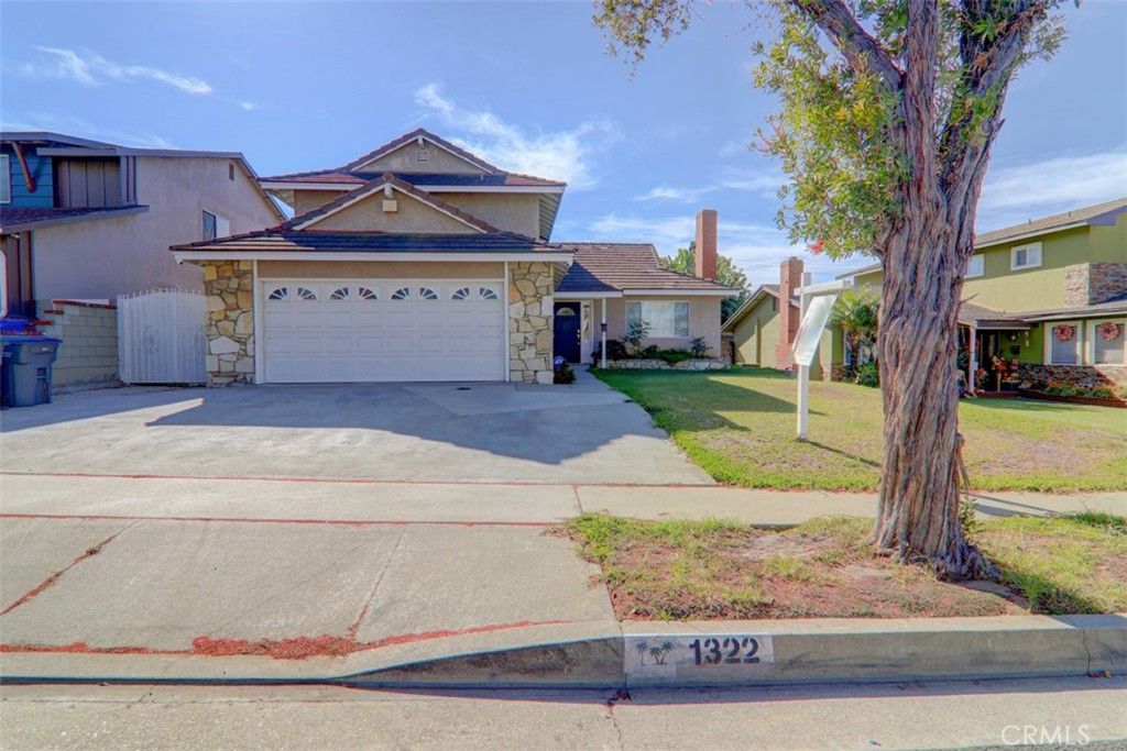 listing image 130723648312142053054