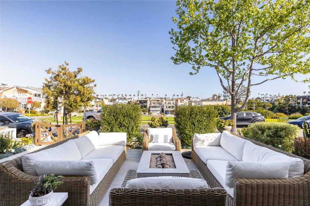 Corona del Mar South of PCH (CDMS) - Residential