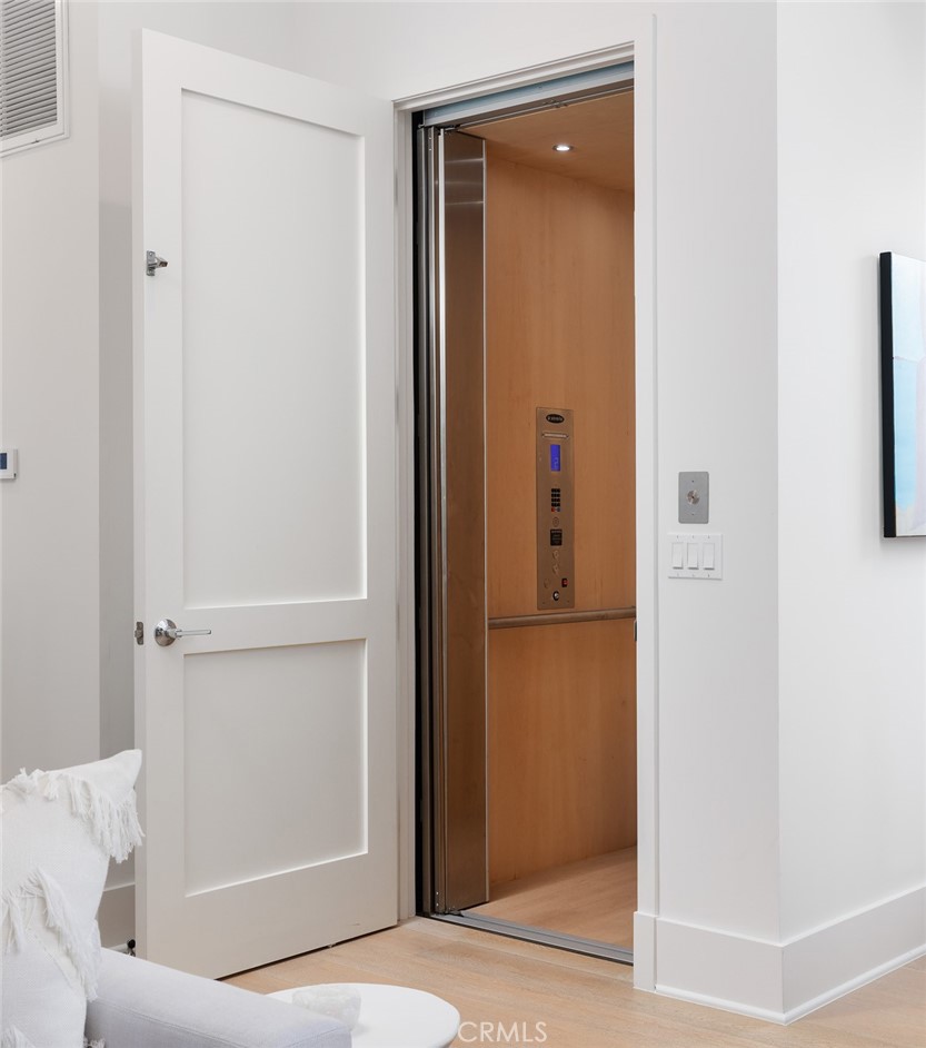 Corona del Mar South of PCH (CDMS) - Residential