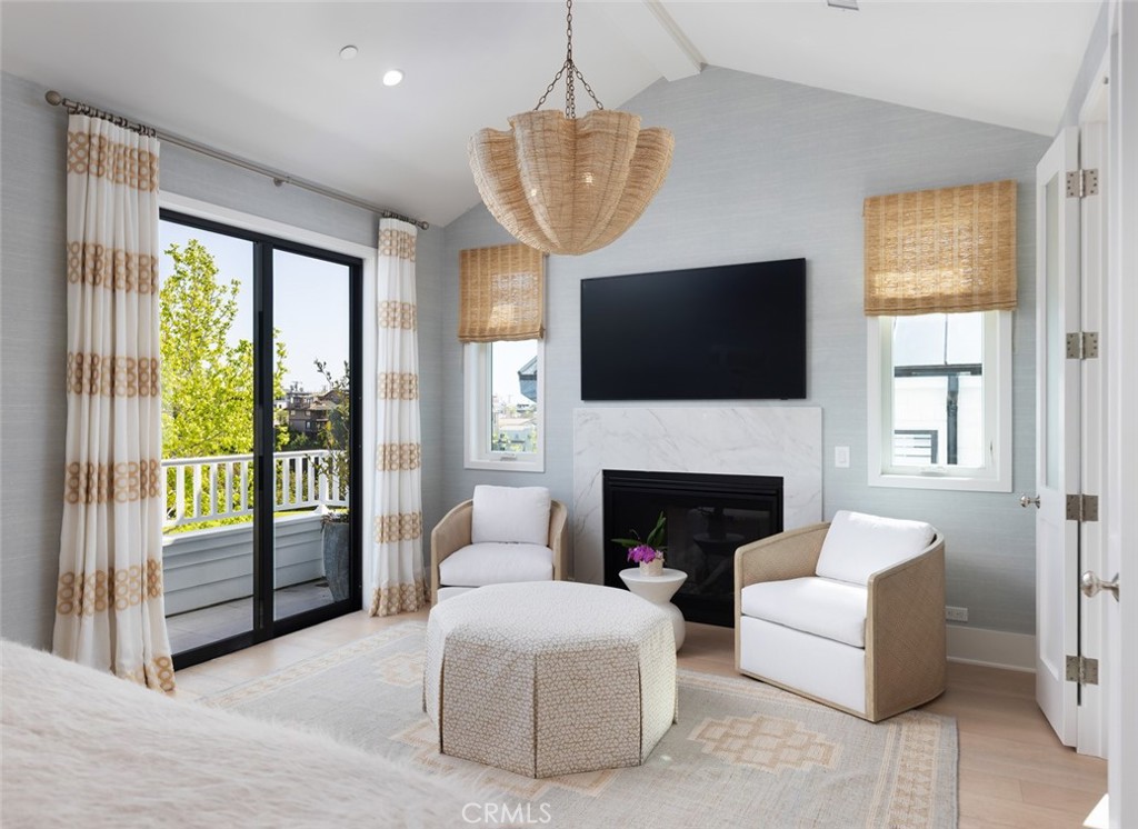 Corona del Mar South of PCH (CDMS) - Residential