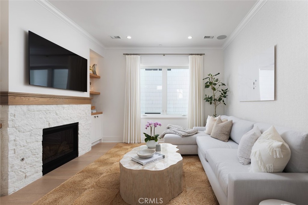 Corona del Mar South of PCH (CDMS) - Residential