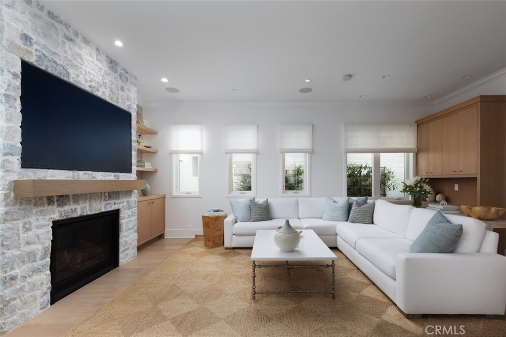 Corona del Mar South of PCH (CDMS) - Residential