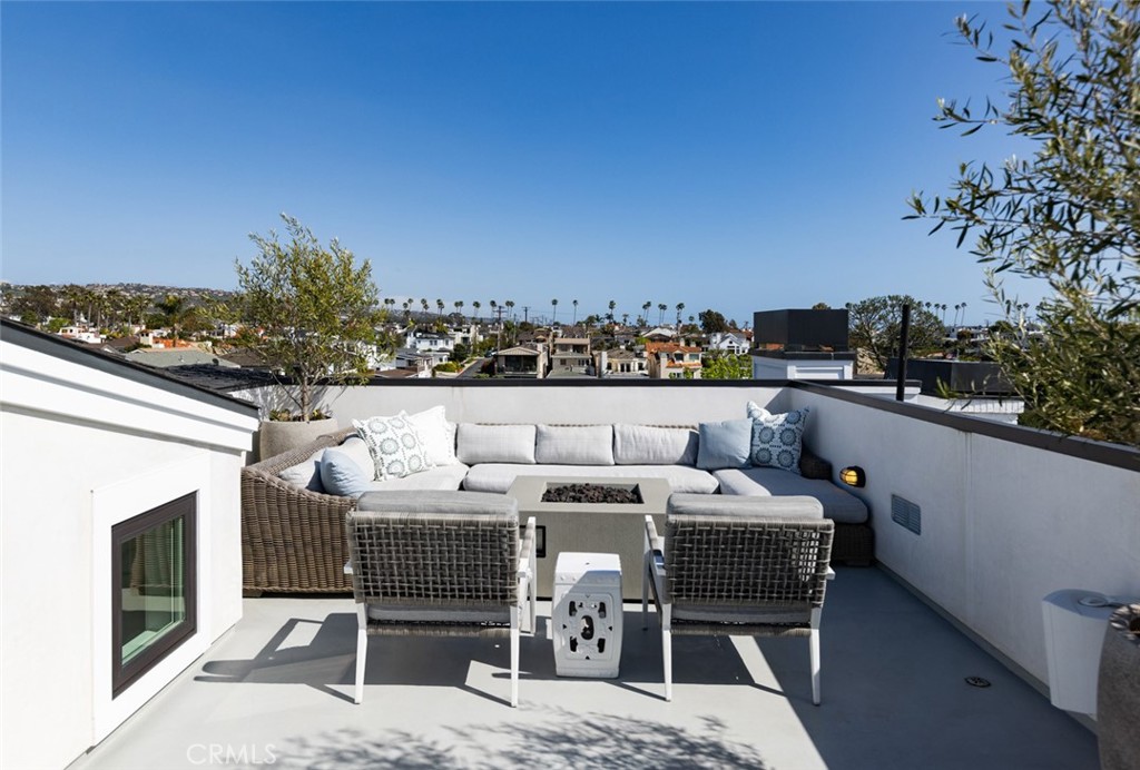 Corona del Mar South of PCH (CDMS) - Residential