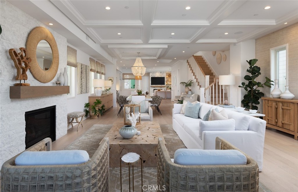 Corona del Mar South of PCH (CDMS) - Residential