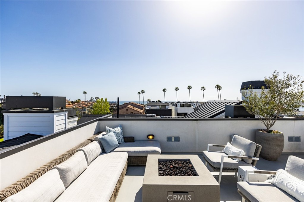 Corona del Mar South of PCH (CDMS) - Residential