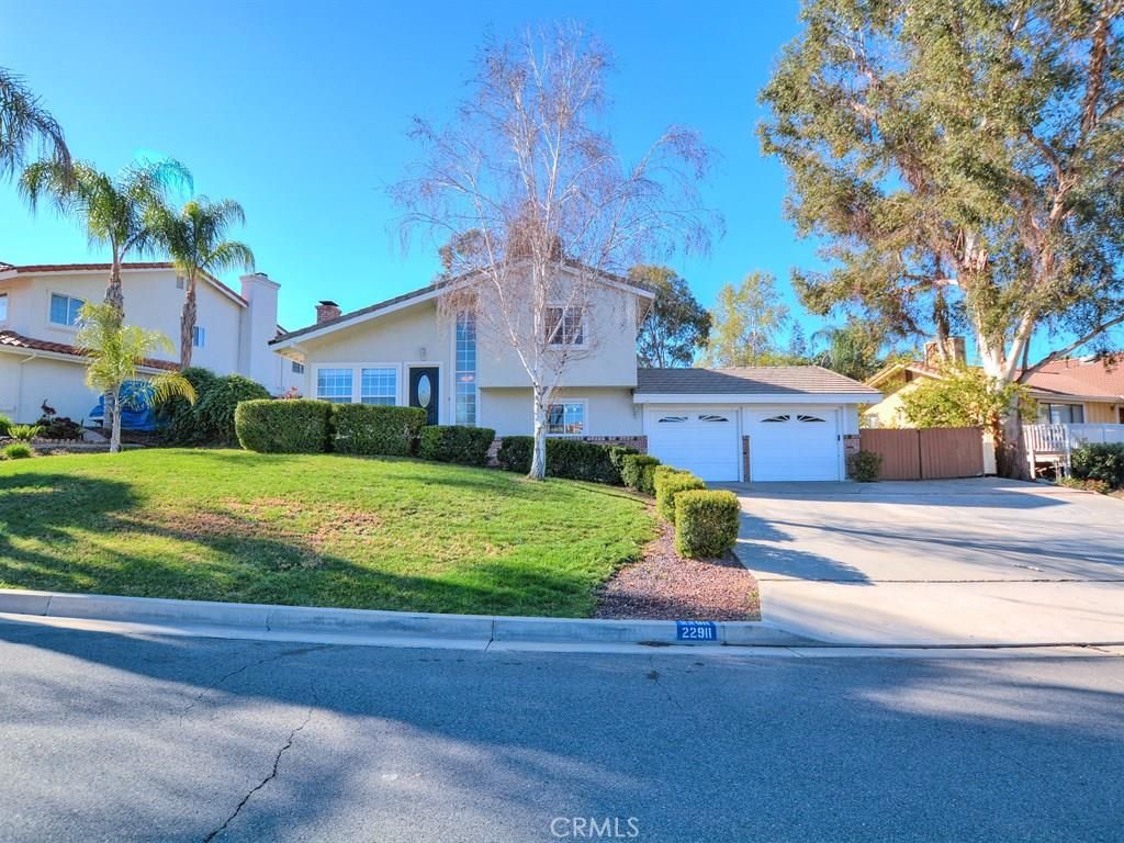 listing image 130726815295383336482